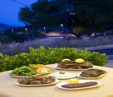 Ταβέρνα - Το Έλατο - Χασιά - 25€ από 50€ (Έκπτωση 50%) για Πλήρες Γεύμα 2 Ατόμων στη Χασιά με παραδοσιακές γεύσεις στην Ταβέρνα «Το Έλατο»! Κάθε Σάββατο βράδυ και Κυριακή μεσημέρι διασκεδάστε με Ζωντανή Μουσική και απολαύστε ένα πλούσιο δείπνο με τις ομορφότερες εικόνες που γεμίζουν τη ματιά κάθε επισκέπτη με θέα το βουνό της Πάρνηθας!!!